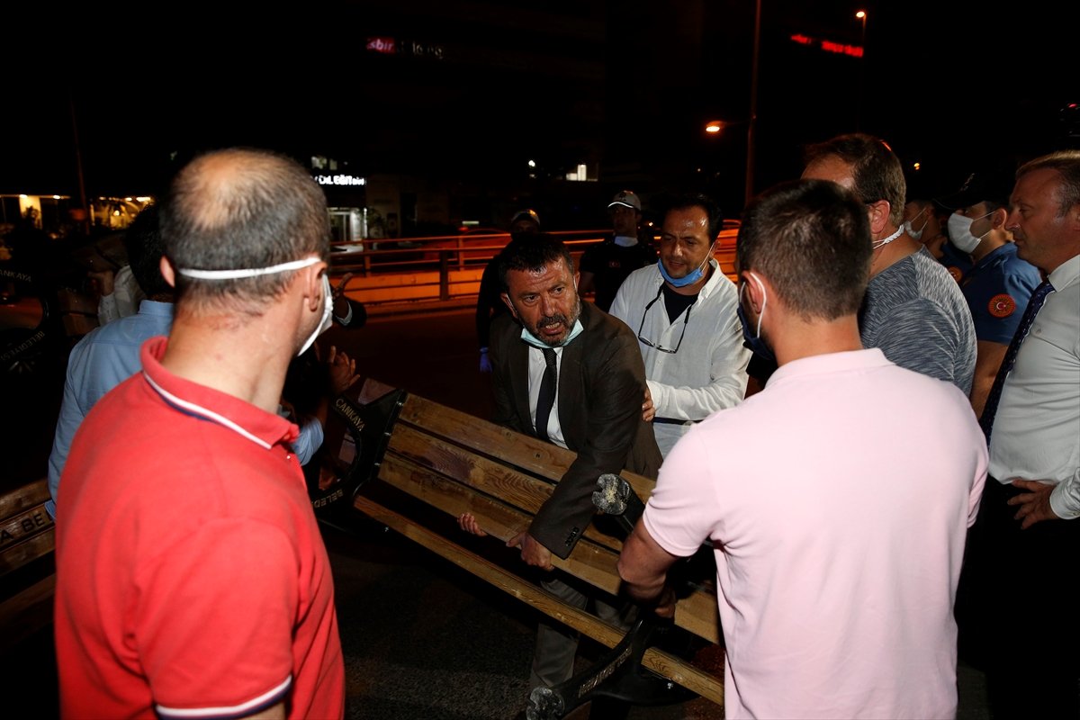Ankara'da CHP'li vekiller baro eylemine bank taşıdılar #2