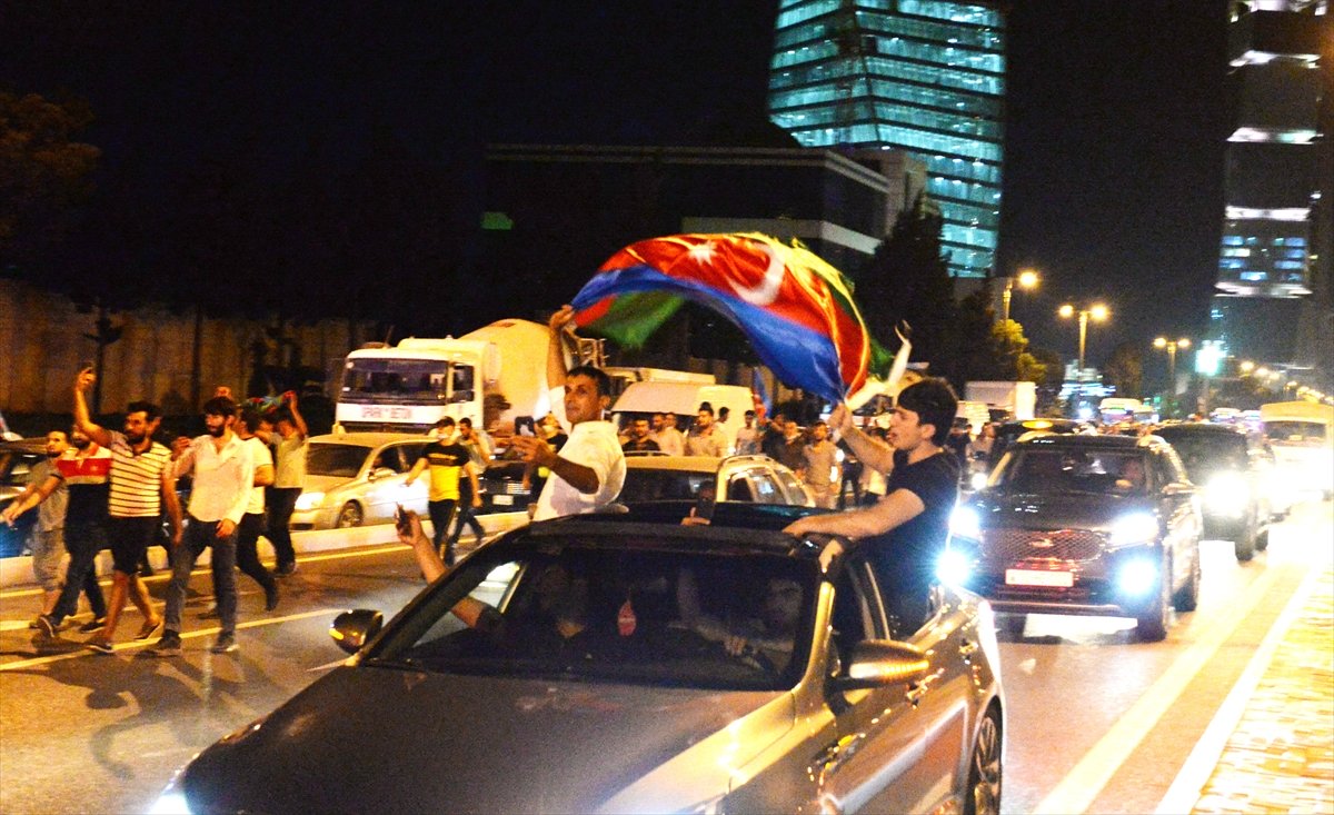 Azerbaycan halkı sokaklarda Ermenistan'ı protesto etti #1