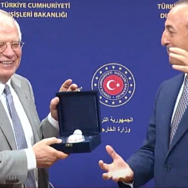 Çavuşoğlu, AB Temsilcisi Borrell'e BOREL hediye etti #1