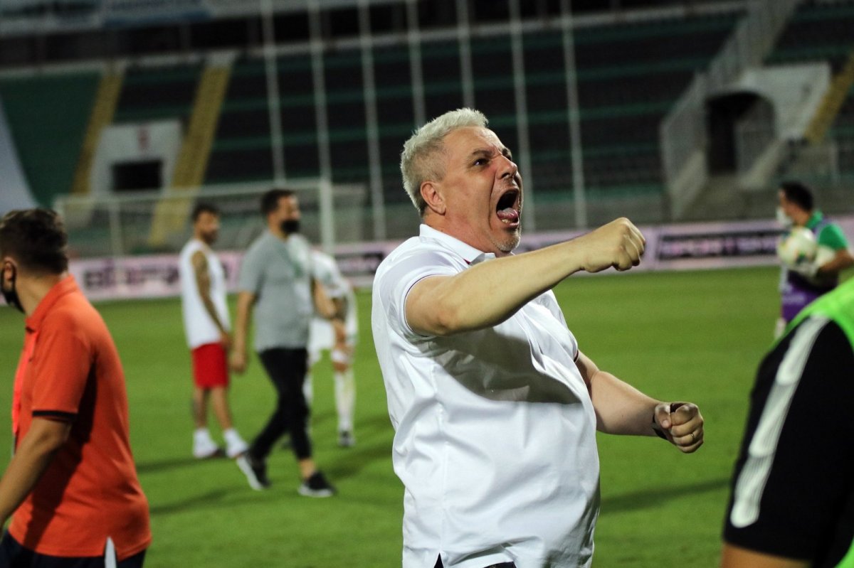 Denizlispor - Gaziantep FK maçı sonrası saha karıştı #7
