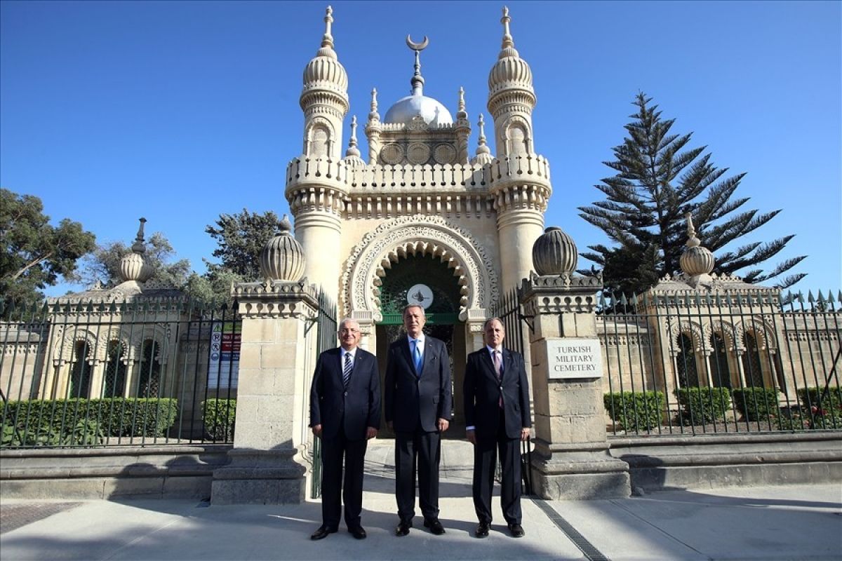 Hulusi Akar, Malta’daki Türk Şehitliği’ni ziyaret etti #4