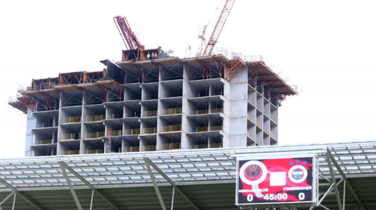 İşçiler Fenerbahçe'yi inşaattan destekledi #2