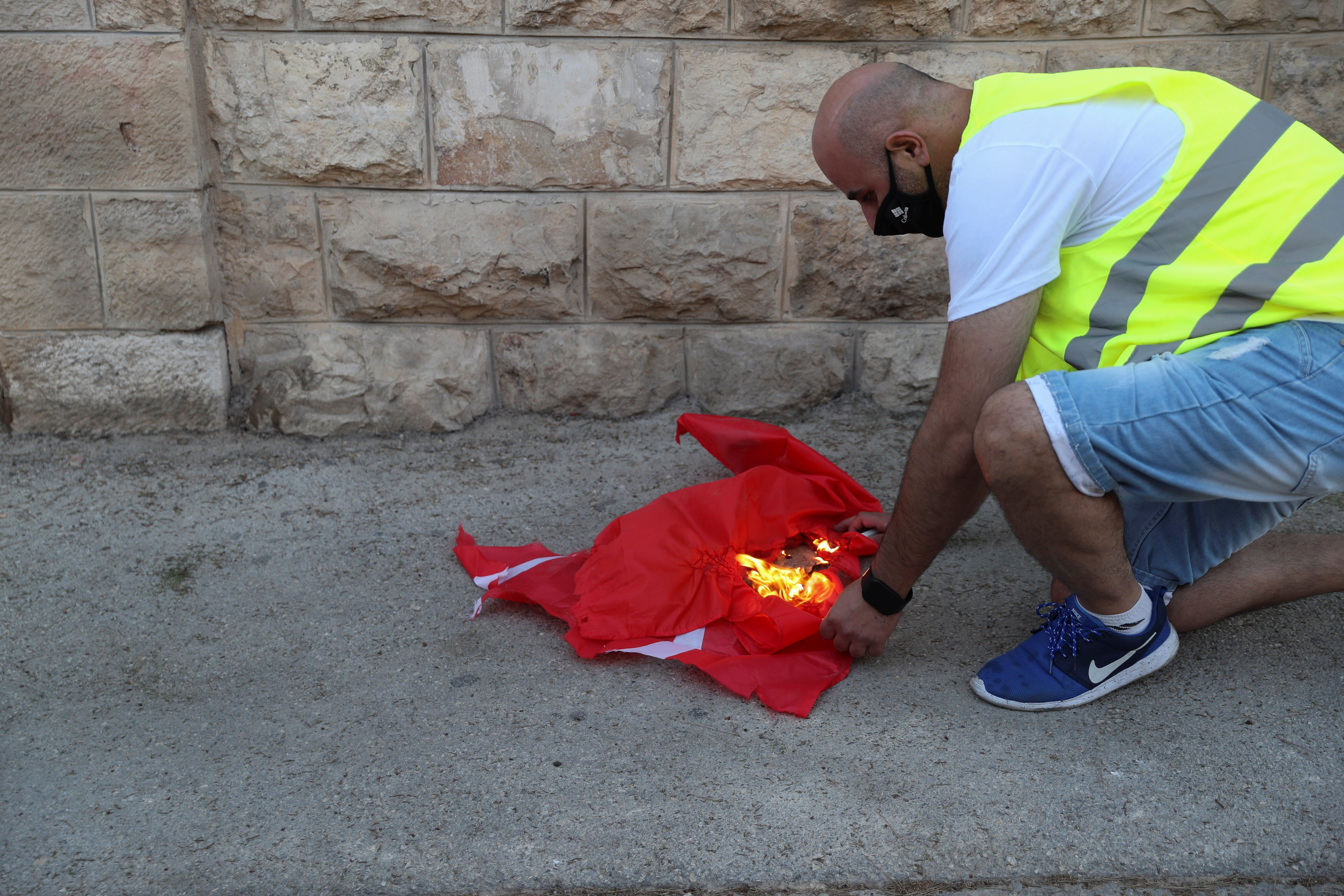 İsrailli gruptan, Türk bayrağına alçak saldırı #3