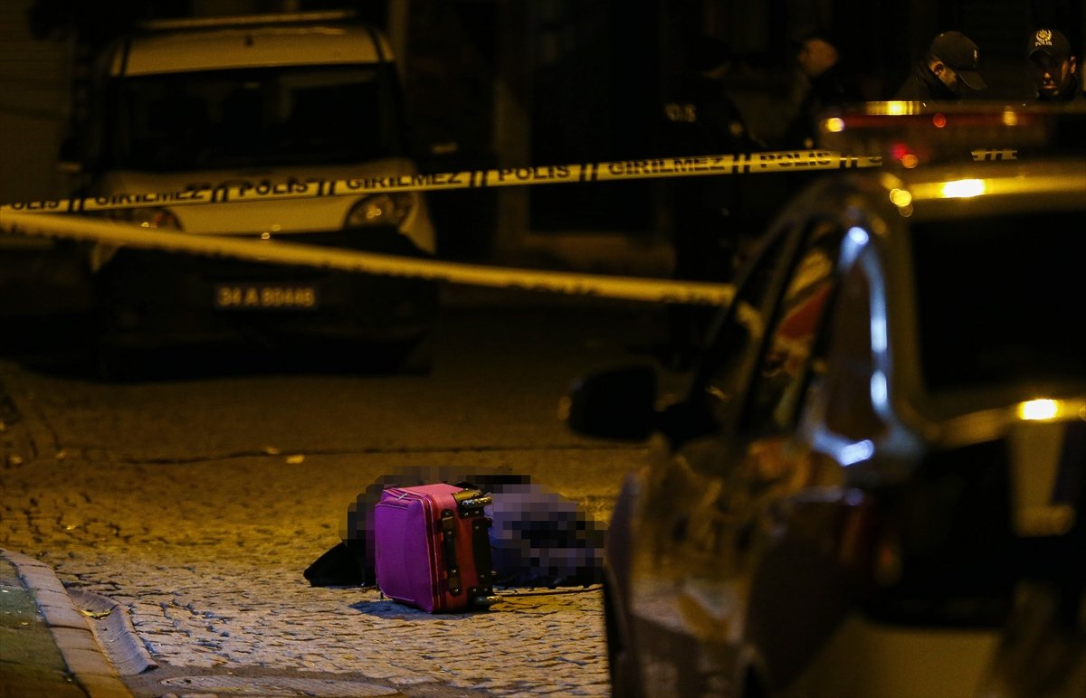 İstanbul'da evinin penceresinden düşen kişi öldü