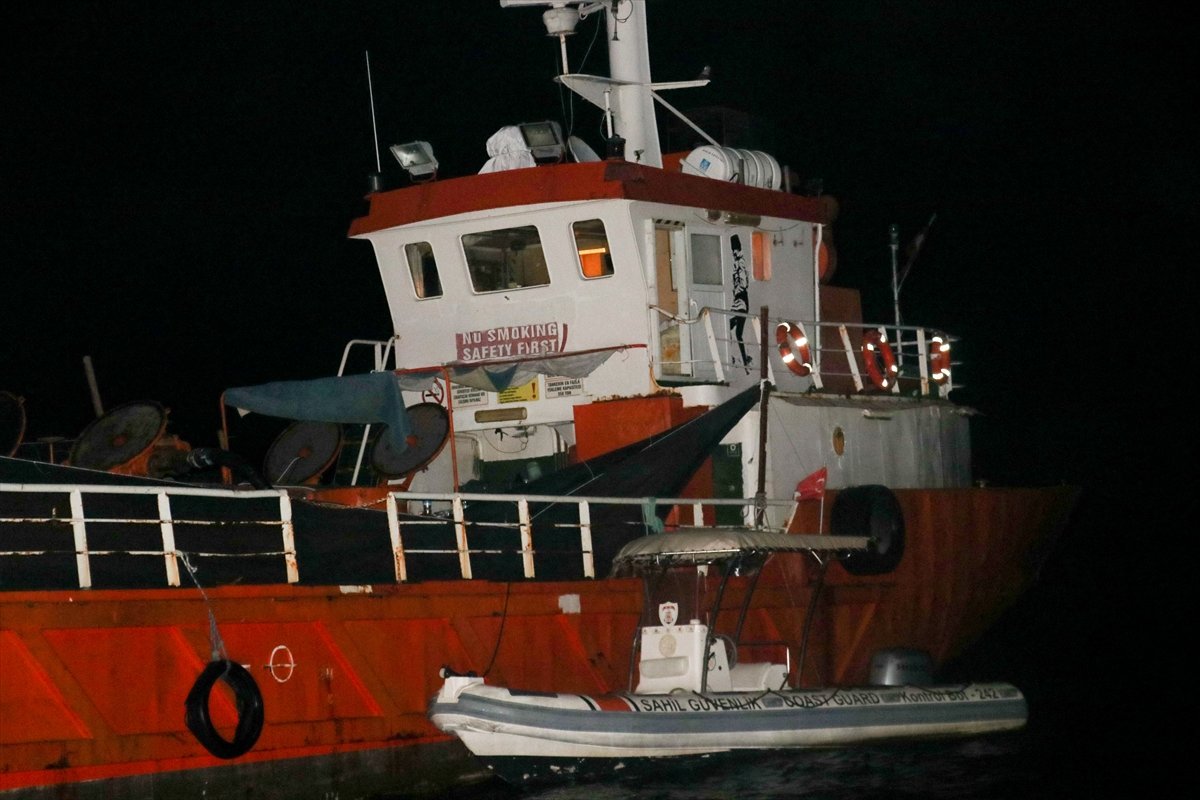İzmir'de bir gemide 276 sığınmacı yakalandı #2