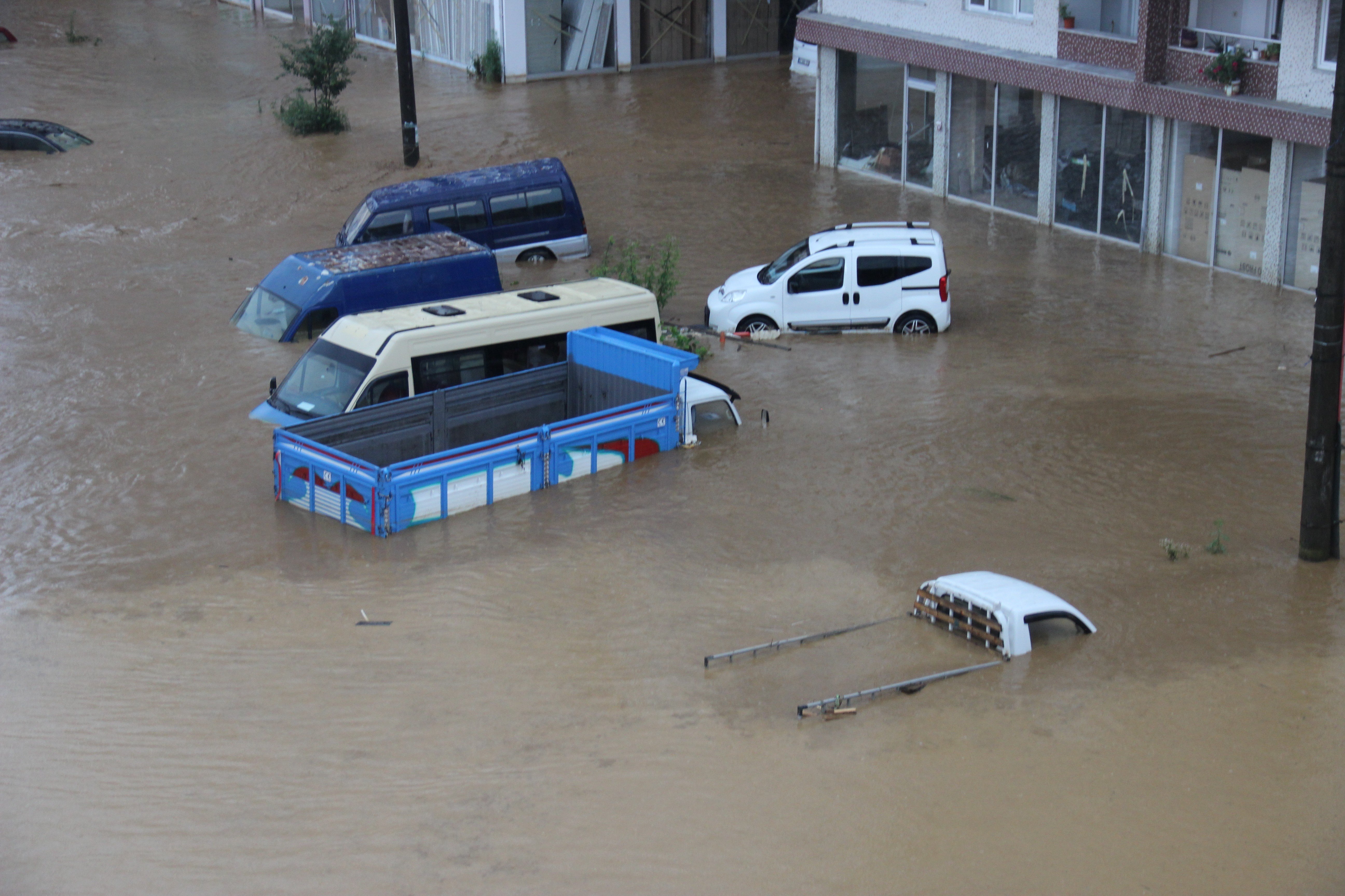 Rize'de selin hasarı gün ağırınca ortaya çıktı #12