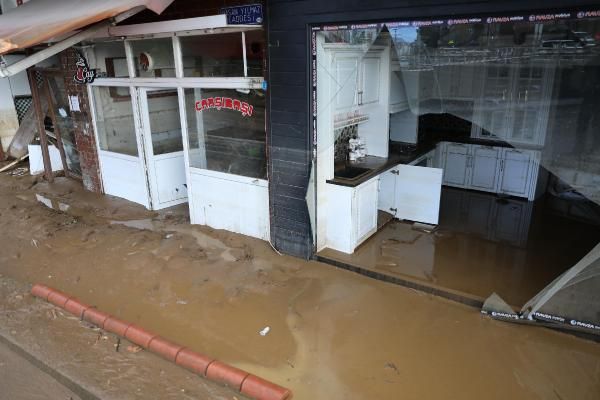 Rize'de selin hasarı gün ağırınca ortaya çıktı #19