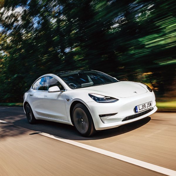 Tesla, son 3 ayda 90 bin araç satmayı başardı #1