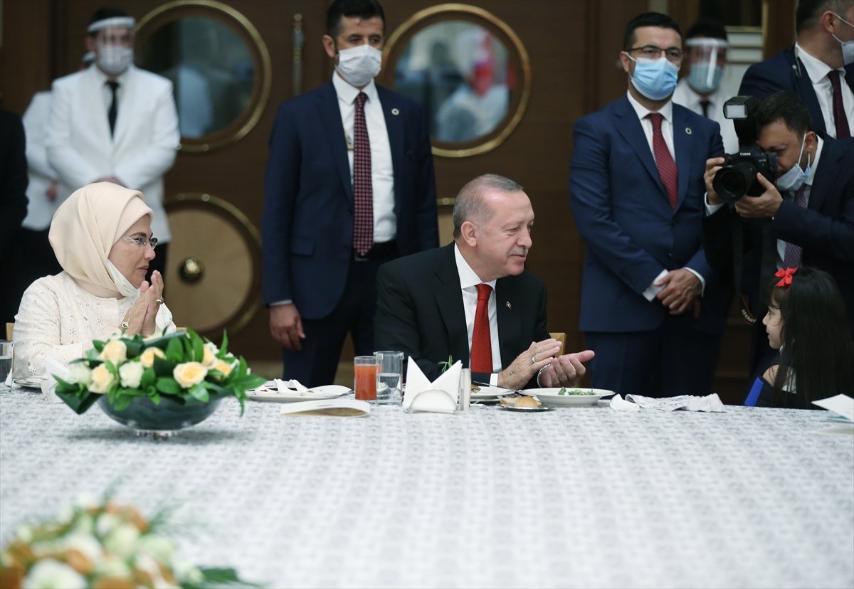 15 Temmuz şehitlerinin yakınları Erdoğan'la buluştu #3