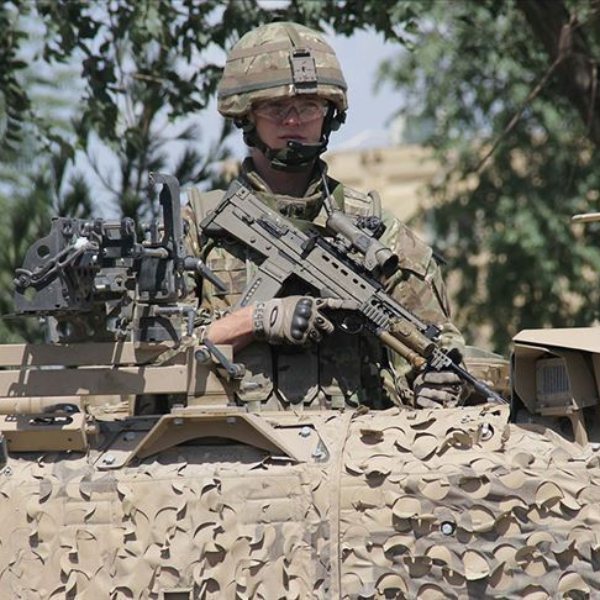 ABD Afganistan'daki askerlerini yarıya indiriyor #1