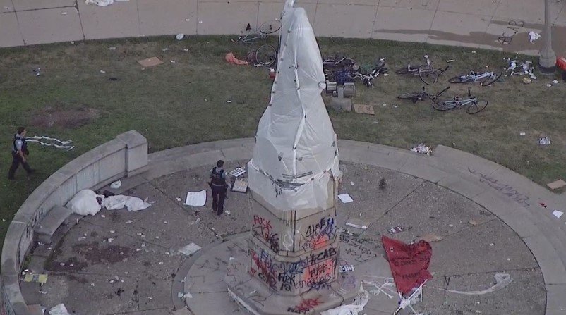 ABD'de Kristof Kolomb heykellerine saldırılar sürüyor #1