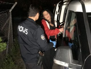 Adana'da bir kadın tartıştığı kişiyi bıçakladı