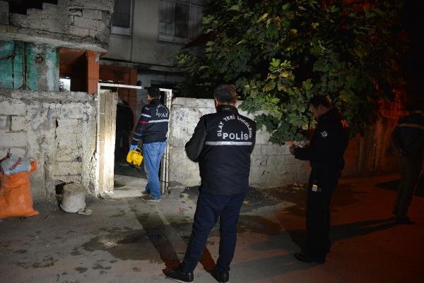 Adana'da bir kişi eski sevgilisini öldürüp intihar etti