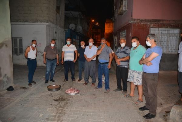 Adana'da elektrik kesintisi, etlerin bozulmasına yol açtı #1
