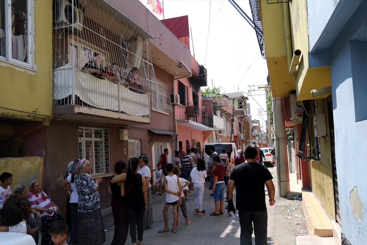 Adana'da eşine kızan kadın evi yaktı