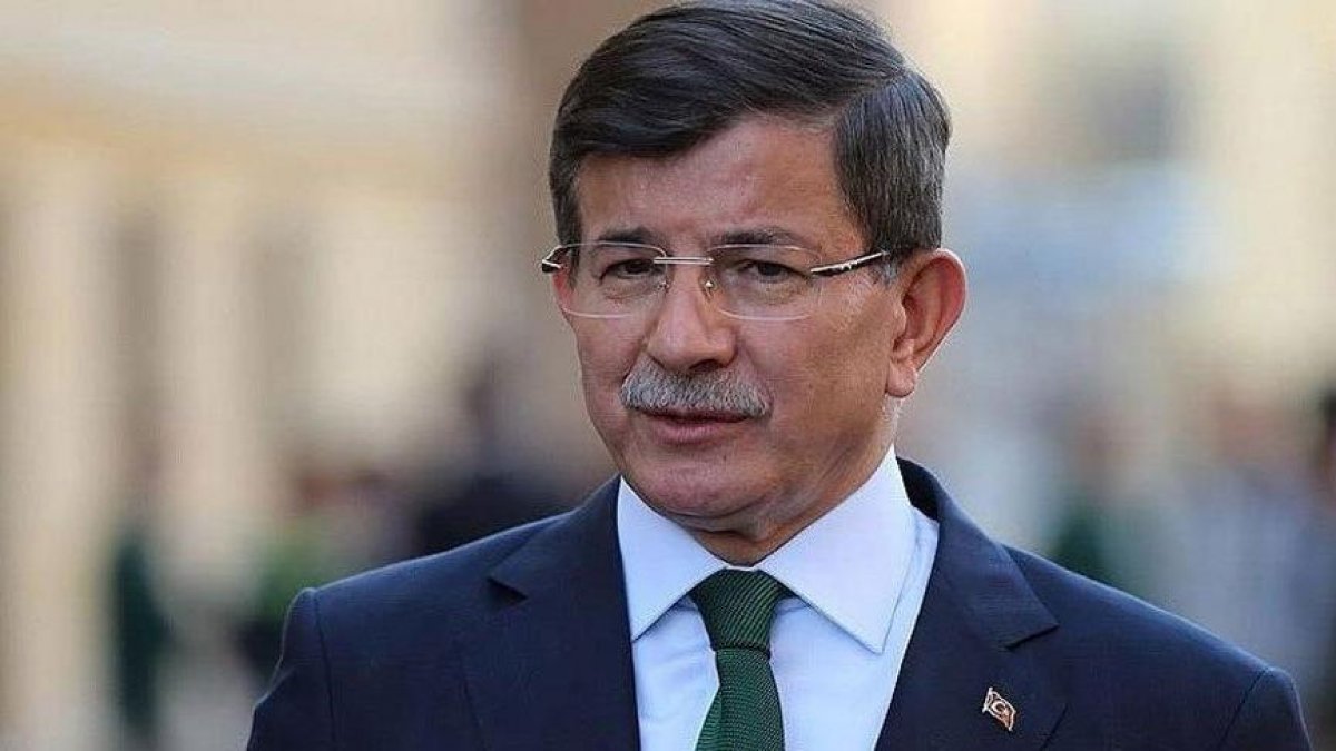 Ahmet Davutoğlu, Türkiye nin dış politikasını eleştirdi #1
