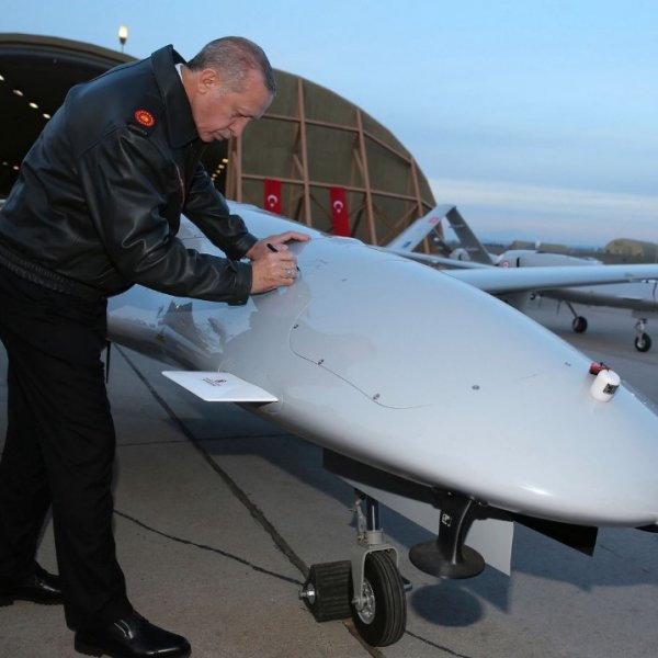 Alman Spiegel, Türk drone’larının başarısını övdü