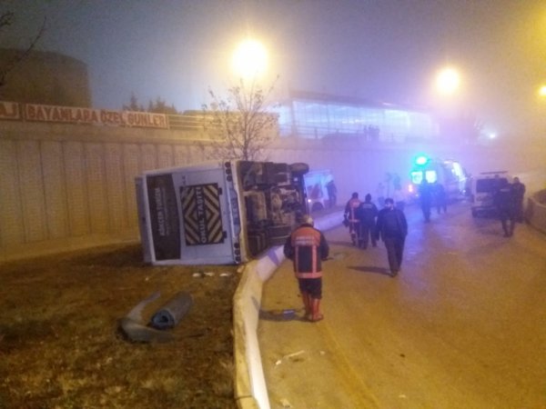 Ankara'da işçi servisi kaza yaptı