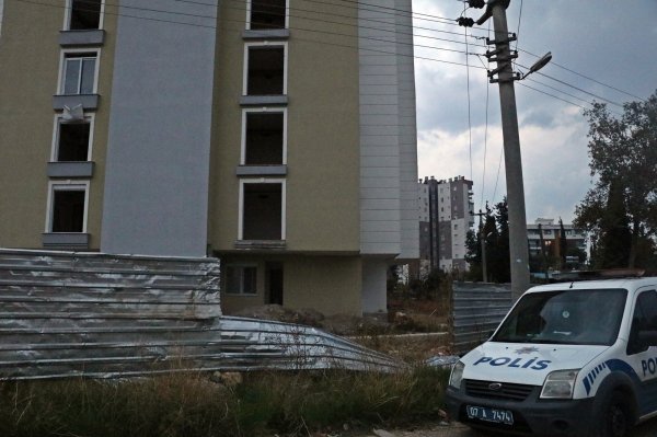 Antalya'da inşaata giren genç kız tecavüze uğradı