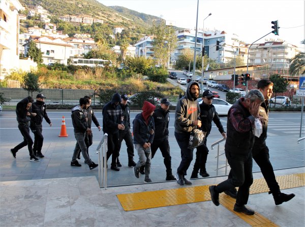 Antalya'da uyuşturucu operasyonunda 16 kişi tutuklandı