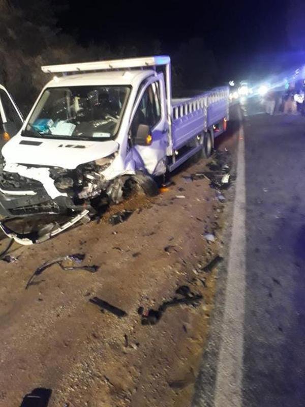Aydın'da otomobil ile kamyonet çarpıştı: 5 yaralı