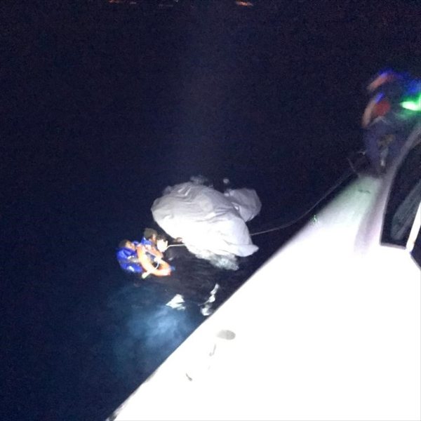 Ayvalık'ta sığınmacıları taşıyan bot battı #1