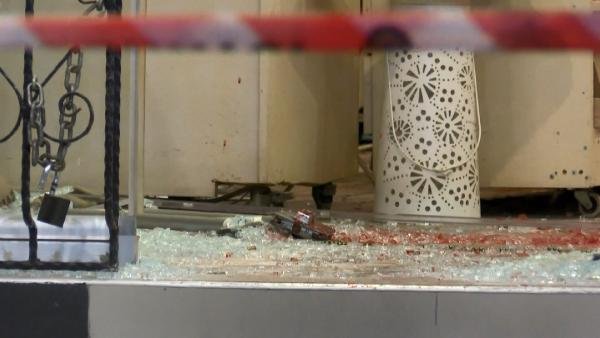 Bayrampaşa'da palalı saldırgan, polis tarafından vuruldu
