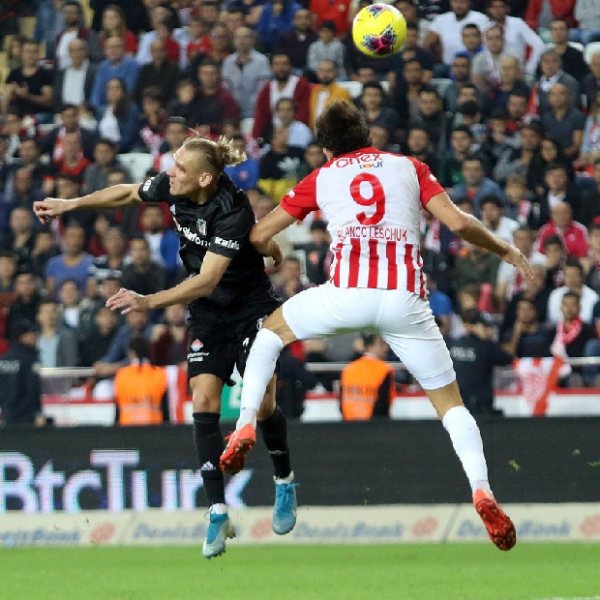 Beşiktaş-Antalyaspor maçının ilk 11'leri