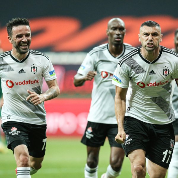 Beşiktaş, Konya'yı farklı mağlup etti #1