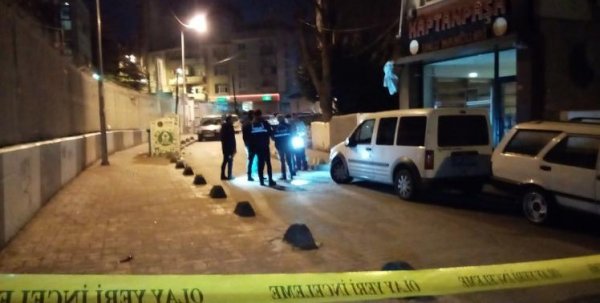 Beyoğlu'nda iki grup arasında silahlı çatışma: 3 yaralı
