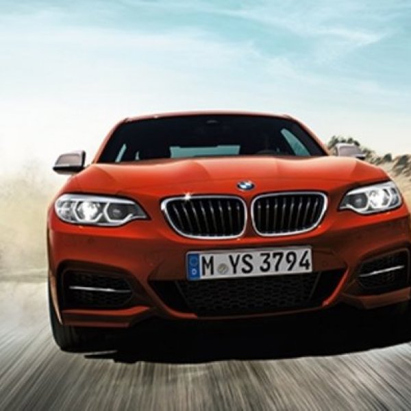 BMW, bazı yatırımlarını askıya aldığını duyurdu