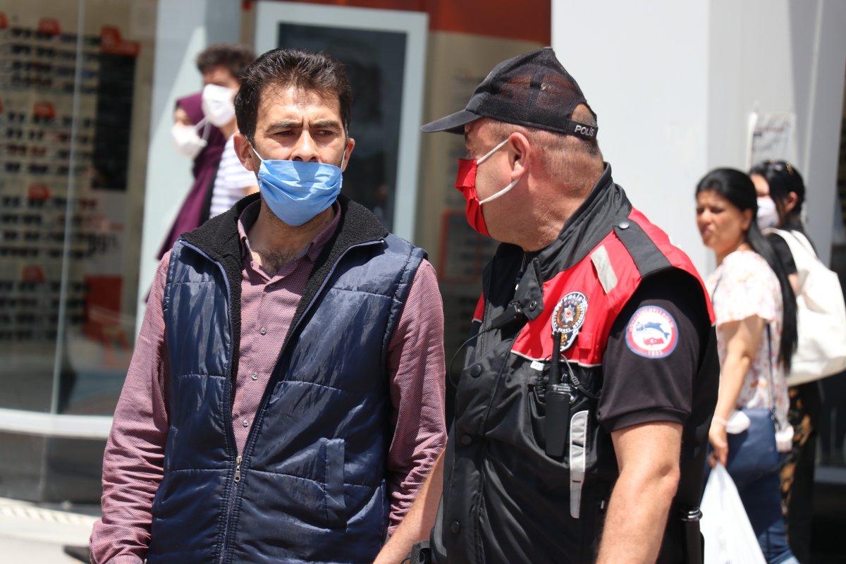 Bolu'da maske takmayan şahıs cezadan kaçmaya çalıştı #2