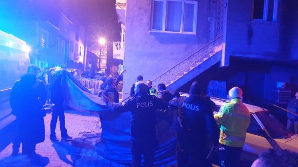 Bursa'da araç altında 700 metre sürüklenen kadın öldü
