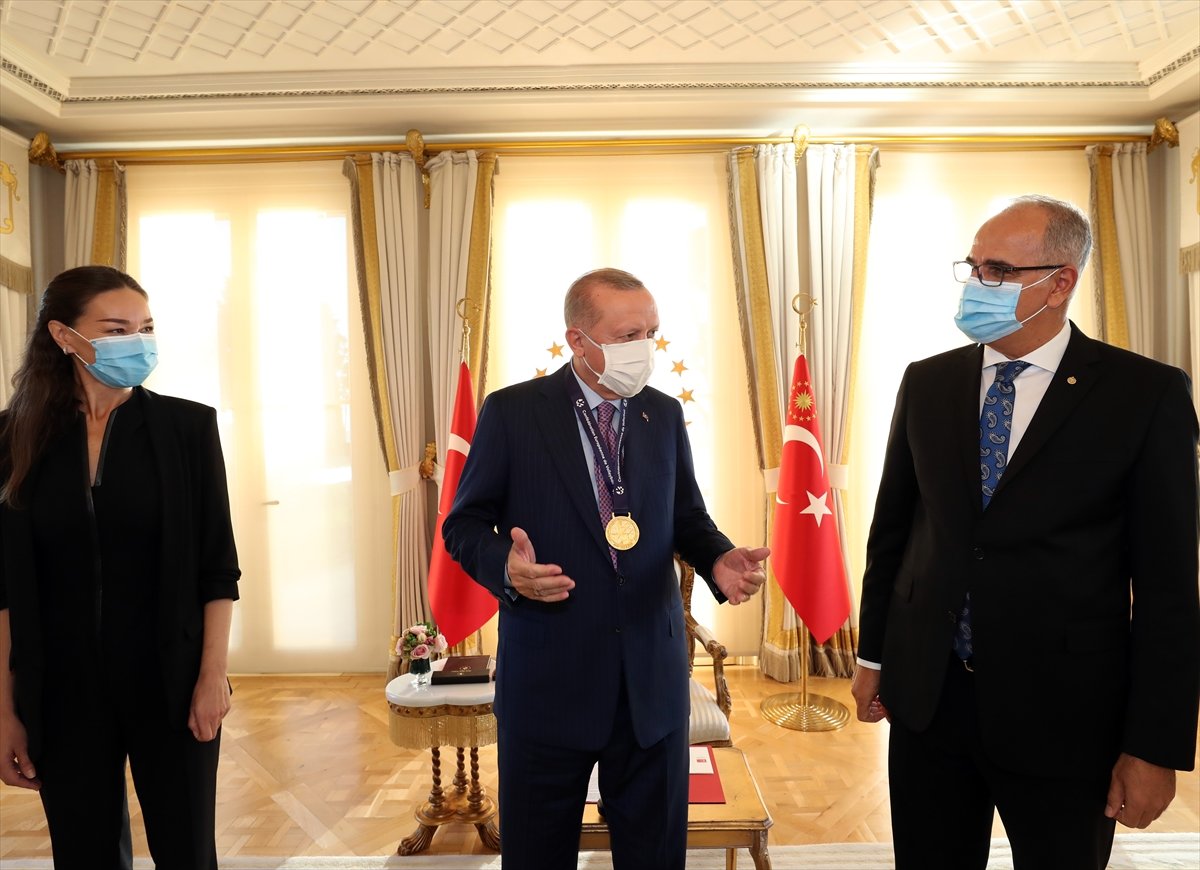 Cumhurbaşkanı Erdoğan, Avrupa şampiyonu voleybolcularımızı kabul etti #5