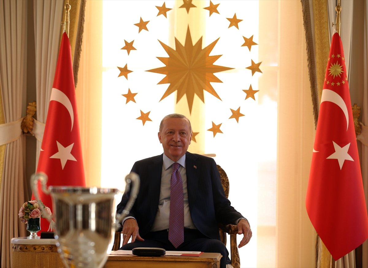 Cumhurbaşkanı Erdoğan, Avrupa şampiyonu voleybolcularımızı kabul etti #8