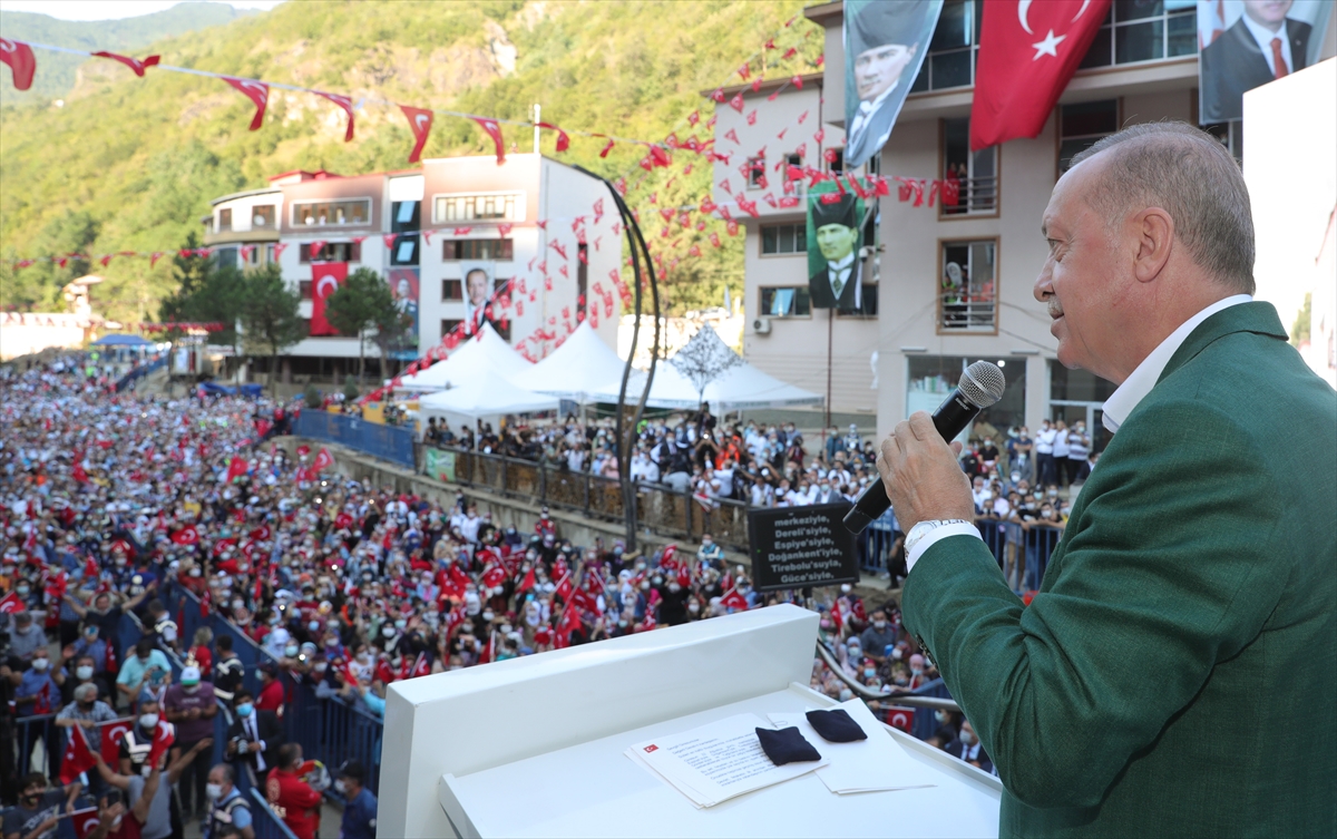 Cumhurbaşkanı Erdoğan dere yatağına yapılan evleri eleştirdi #1