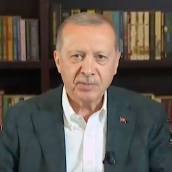 Cumhurbaşkanı Erdoğan, YKS öğrencisi ile türkü söyledi #1