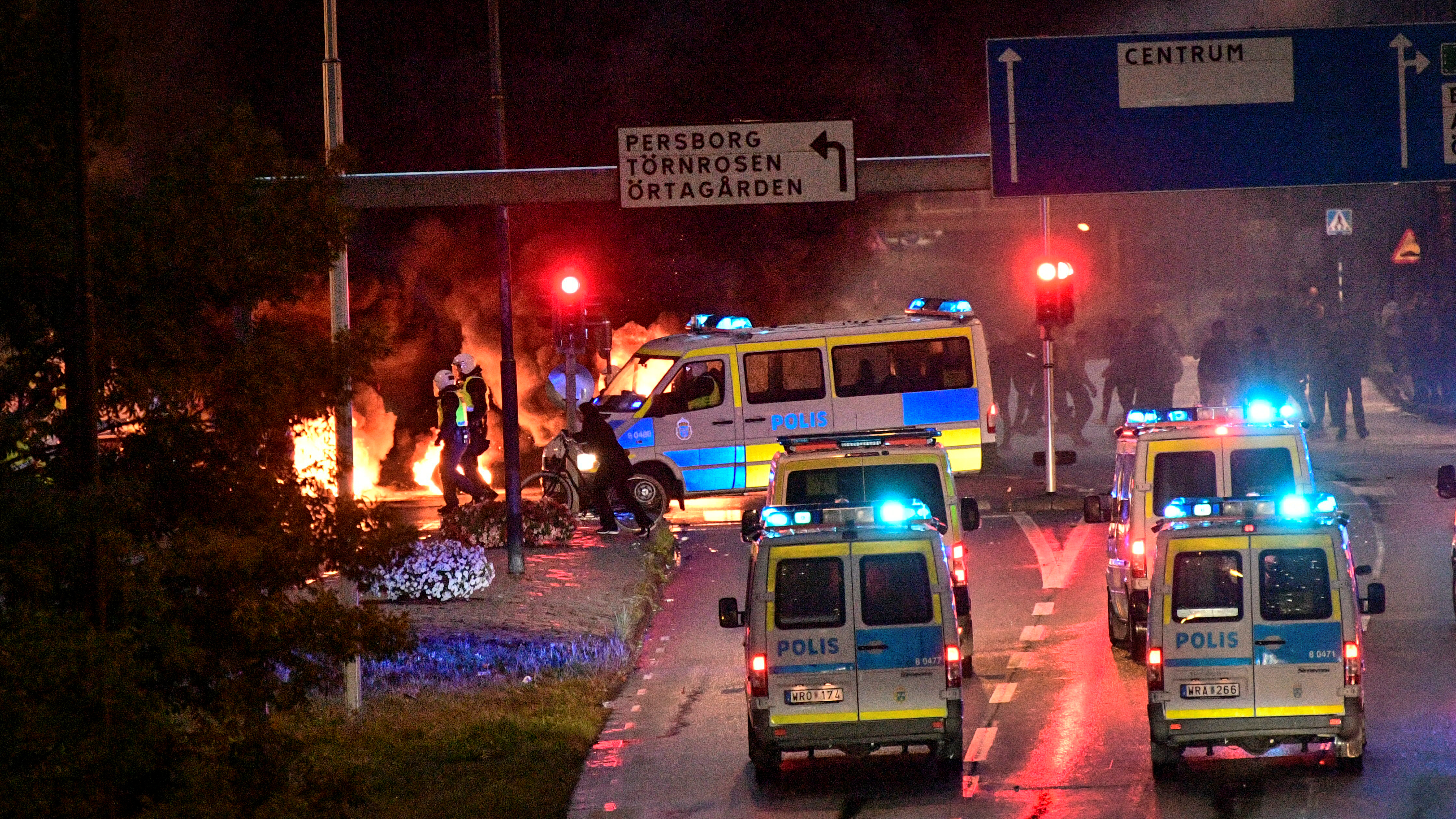 Danimarkalı aşırı sağ grup Kuran ı Kerim i yaktı İsveç karıştı #3