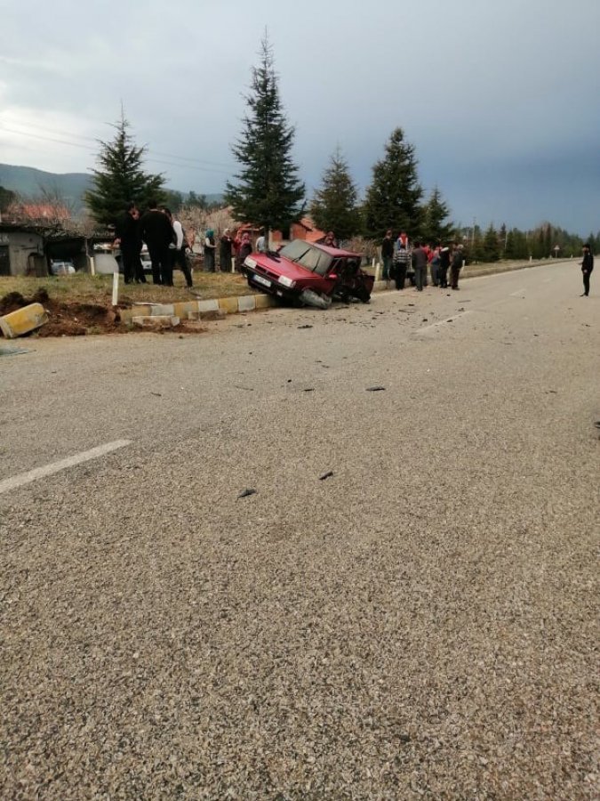 Denizli'de trafik kazasında 2 sürücü yaralandı