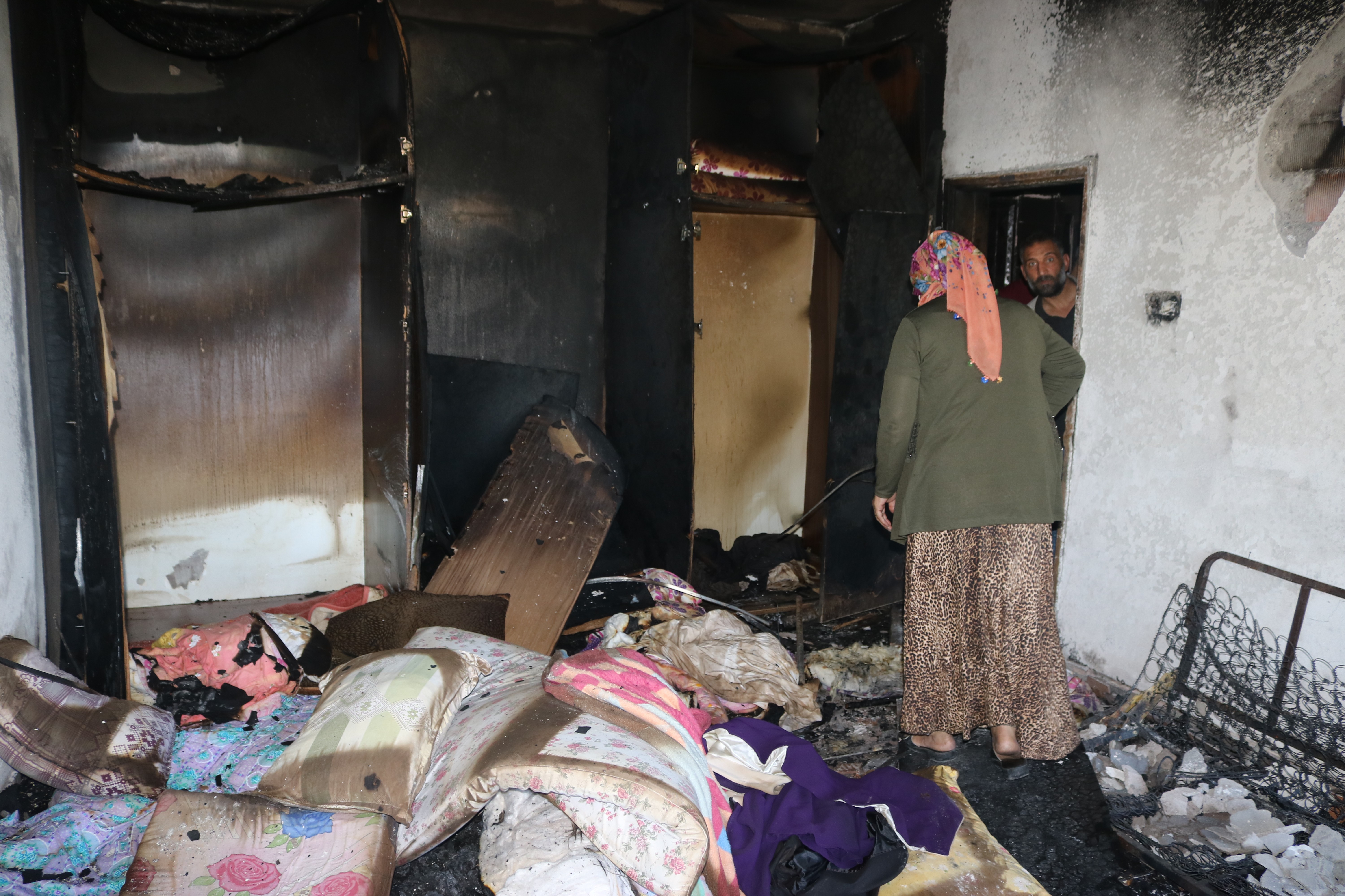 Diyarbakır da patlayan klima, evi harabeye çevirdi #4