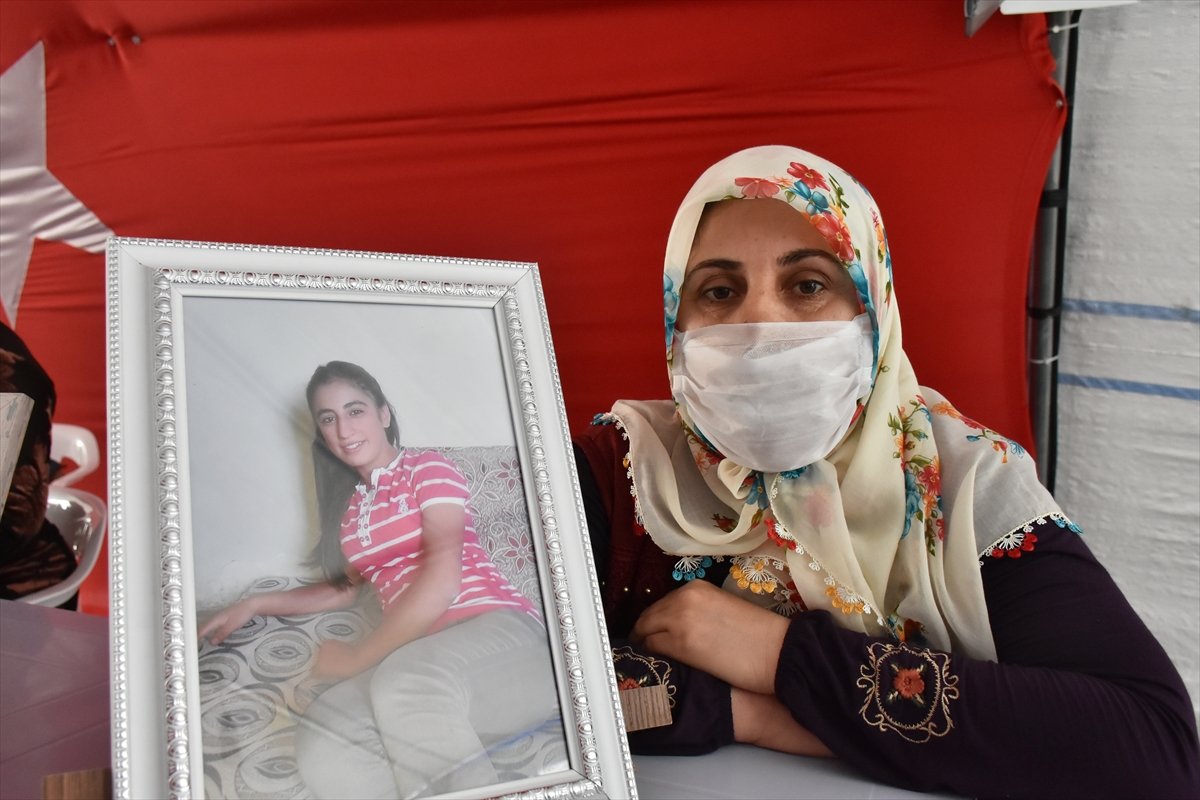 Diyarbakır'daki evlat nöbetine bir anne daha katıldı #2