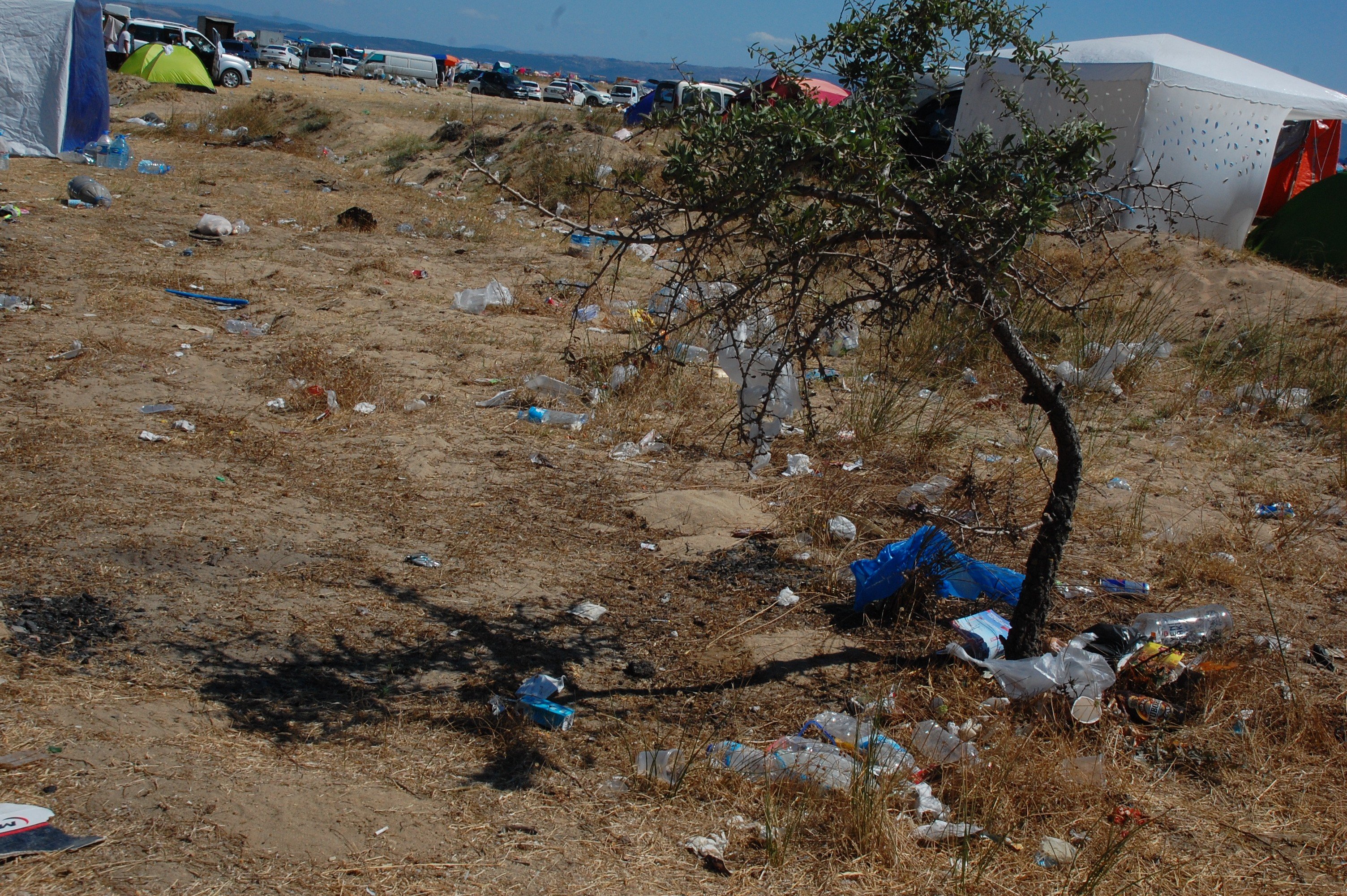 Edirne'de tatilciler plajları kirletip gittiler #3