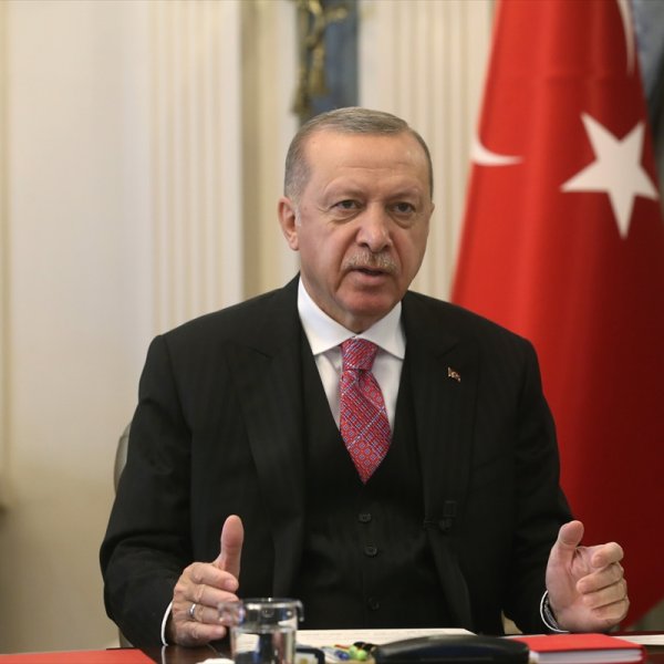 Erdoğan: Onlar film çevirsinler, biz tarih yazacağız #1