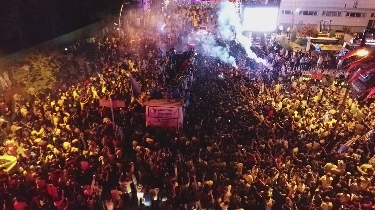 Erzurum'da Süper Lig kutlamaları #1