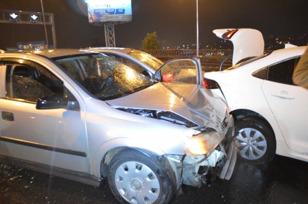 Esenyurt'ta 11 araç zincirleme trafik kazası yaptı