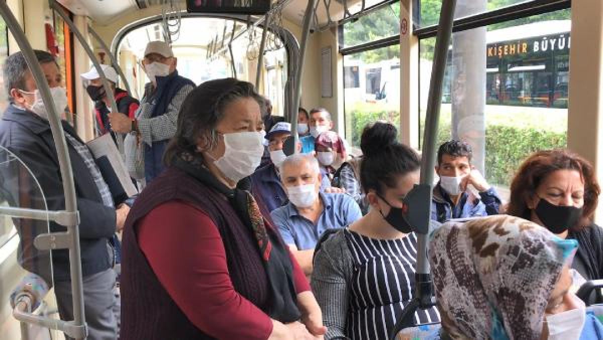 Eskişehir'de tramvayda sosyal mesafe tartışması #4