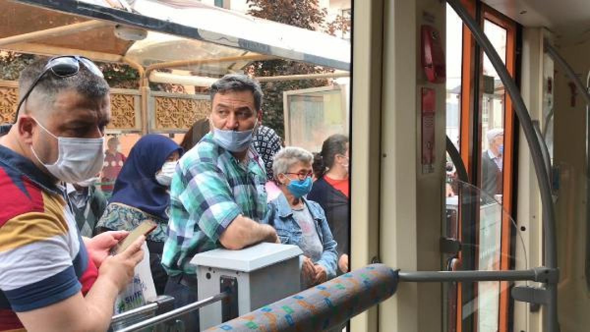 Eskişehir'de tramvayda sosyal mesafe tartışması #6