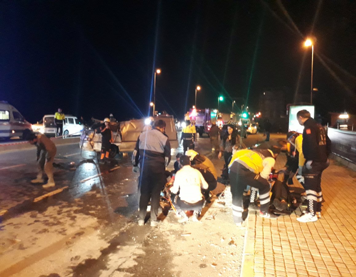 Fatih'te minibüs ter döndü: 1 ölü 3 yaralı