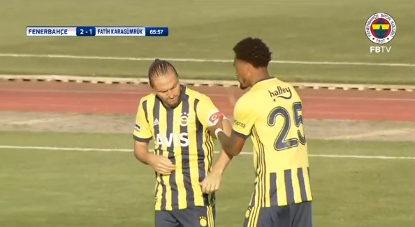 Fenerbahçe de pazuband Gökhan ve Caner e verildi #3