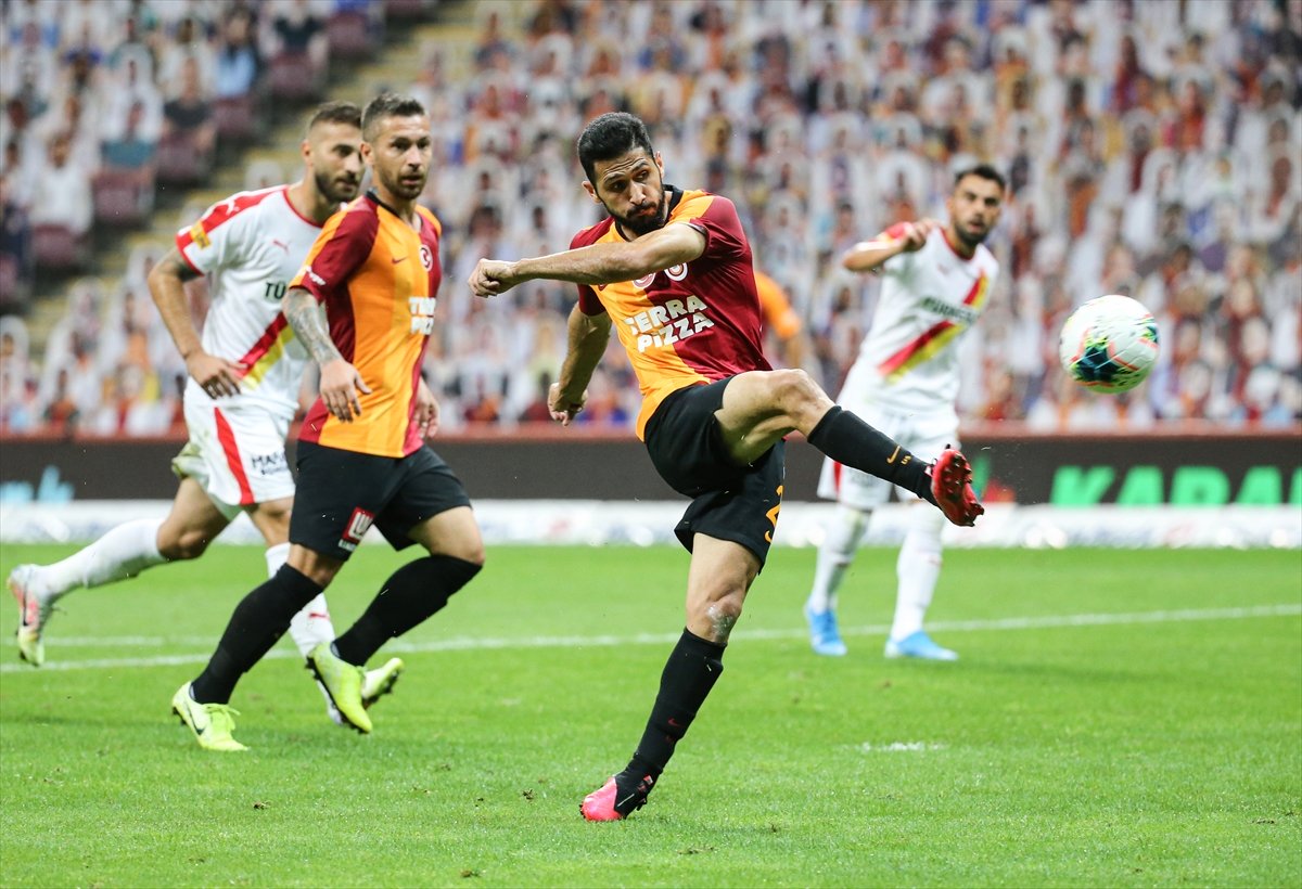 Galatasaray, evinde Göztepe'yi mağlup etti #1